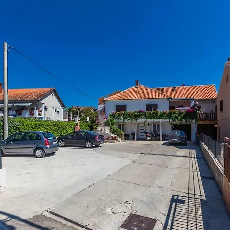 Kelava Appartement *